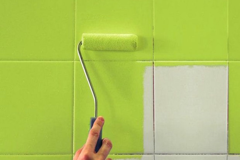 Como pintar revestimento cerâmico - rolo de tinta azulejo